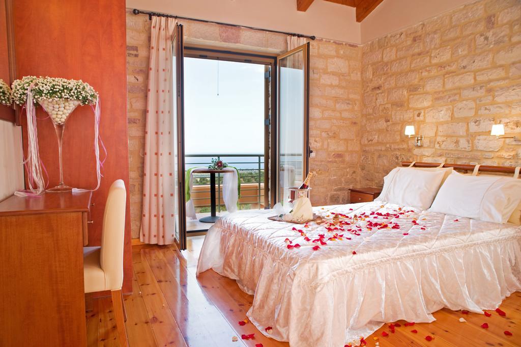 Enastron Villas Kyparissia Kamer foto