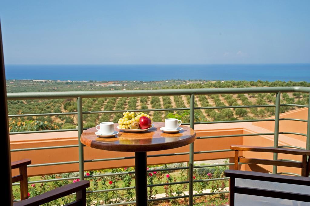 Enastron Villas Kyparissia Buitenkant foto