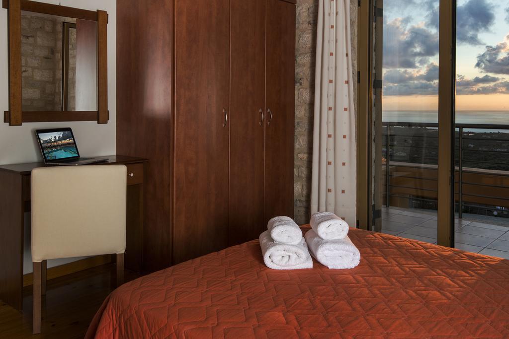 Enastron Villas Kyparissia Buitenkant foto