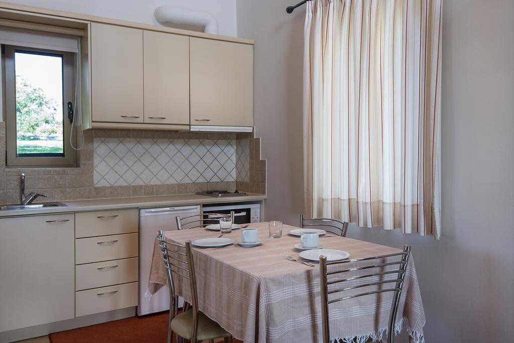 Enastron Villas Kyparissia Buitenkant foto