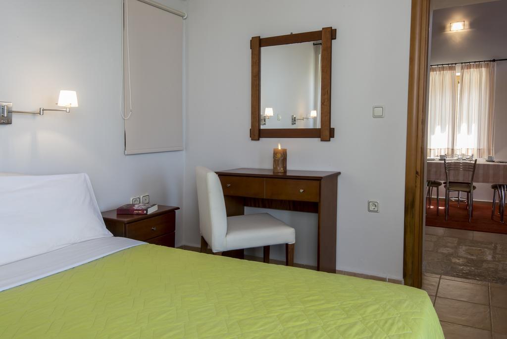 Enastron Villas Kyparissia Buitenkant foto