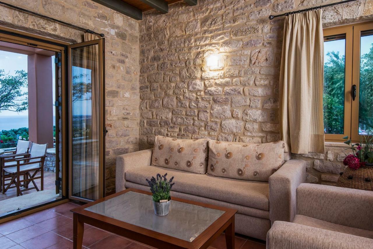 Enastron Villas Kyparissia Buitenkant foto