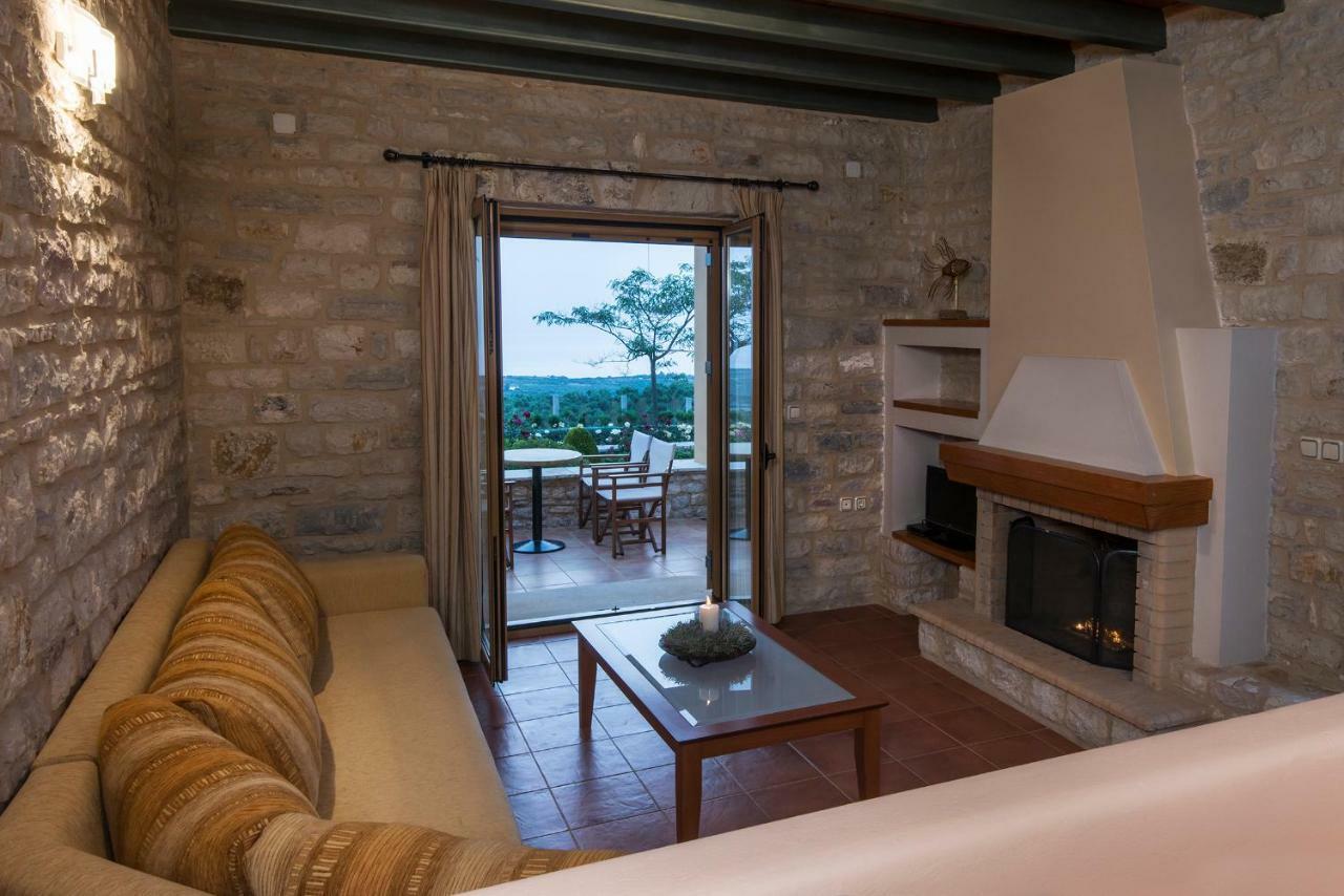 Enastron Villas Kyparissia Buitenkant foto