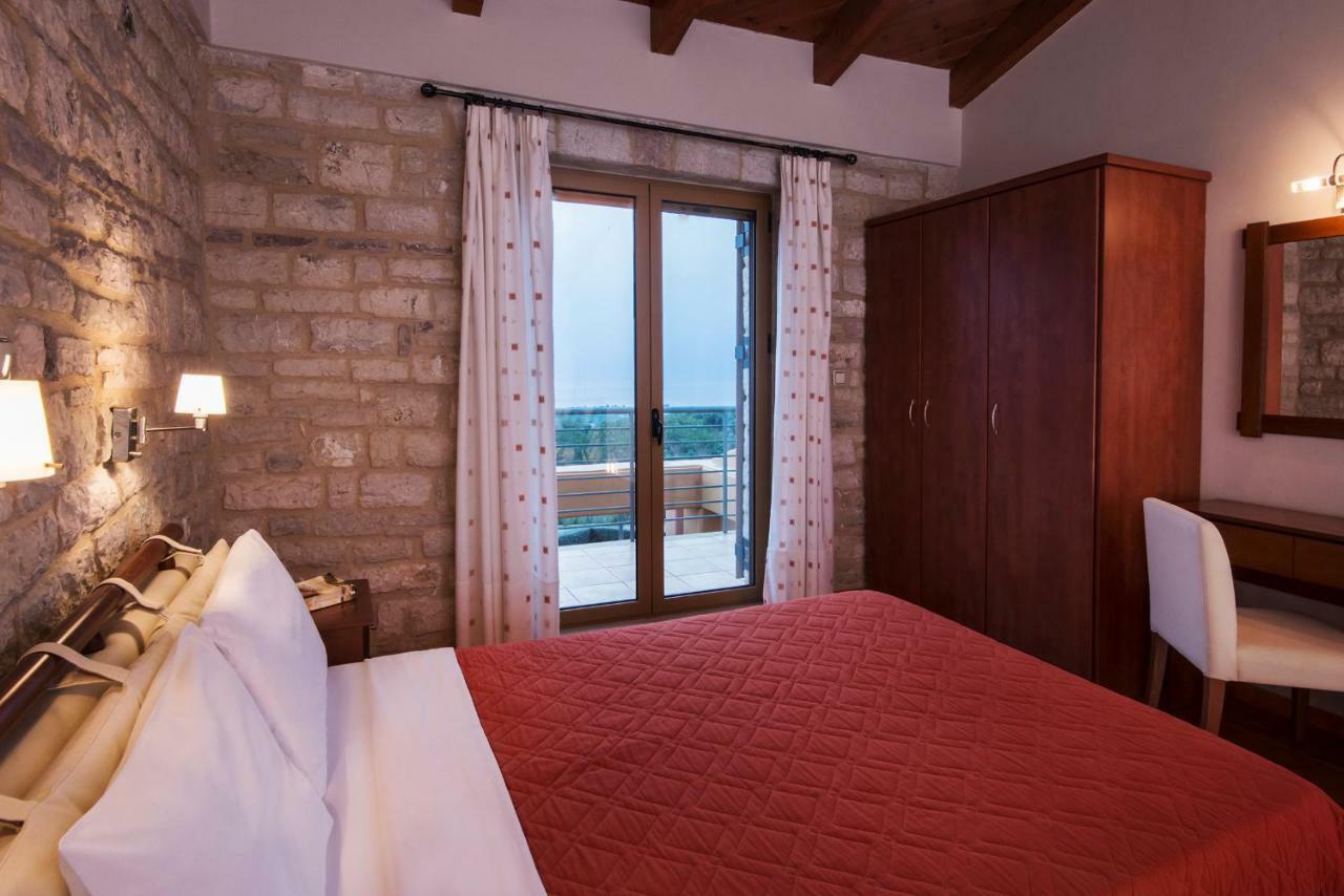 Enastron Villas Kyparissia Buitenkant foto