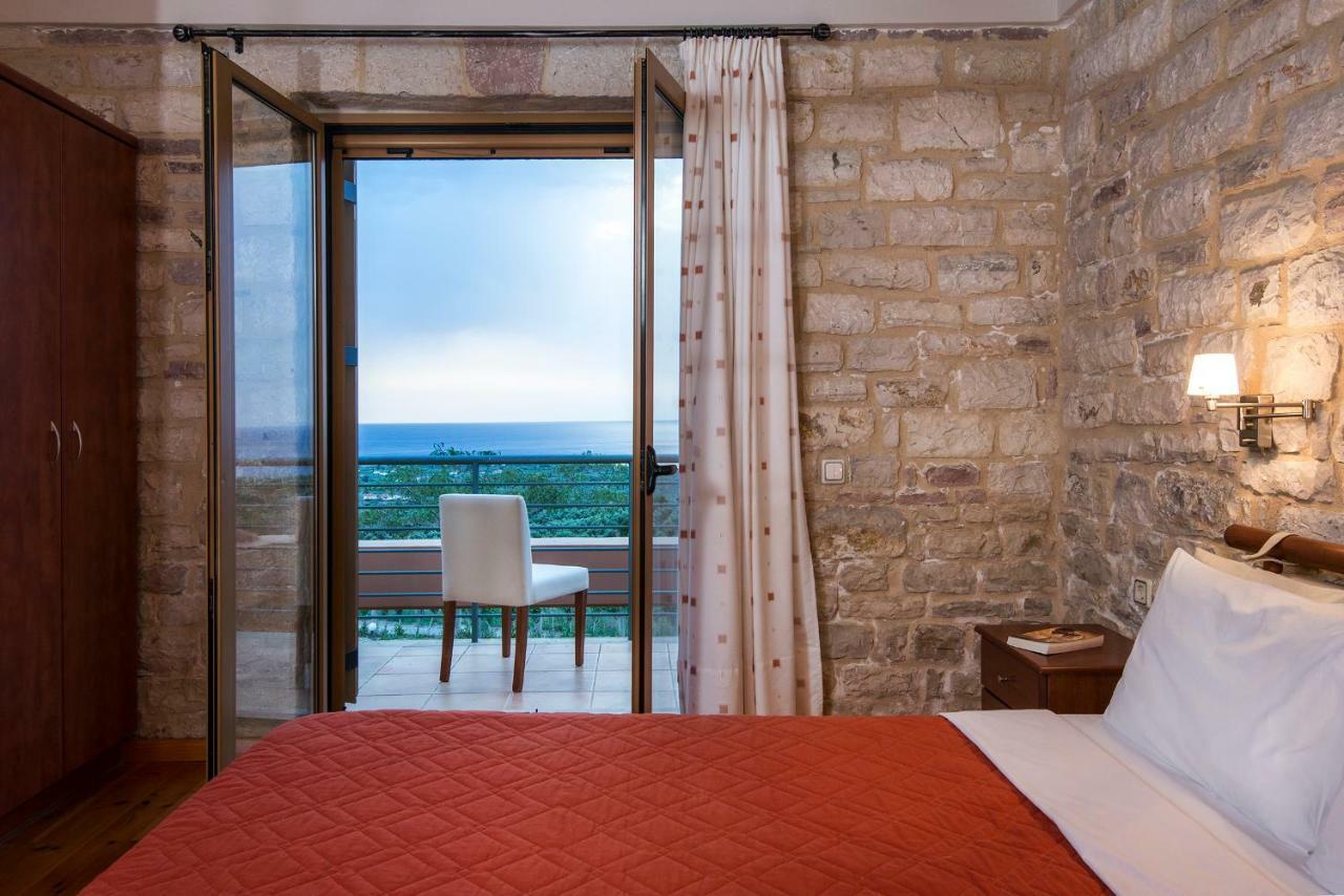 Enastron Villas Kyparissia Buitenkant foto