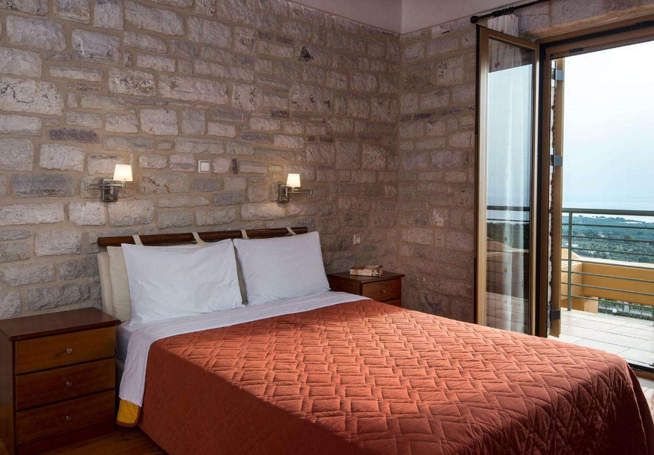 Enastron Villas Kyparissia Buitenkant foto