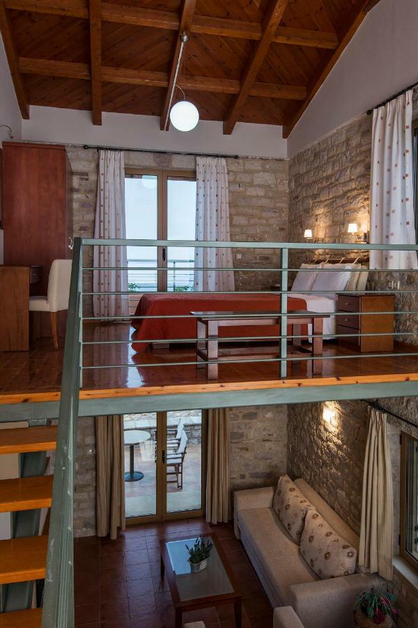 Enastron Villas Kyparissia Buitenkant foto
