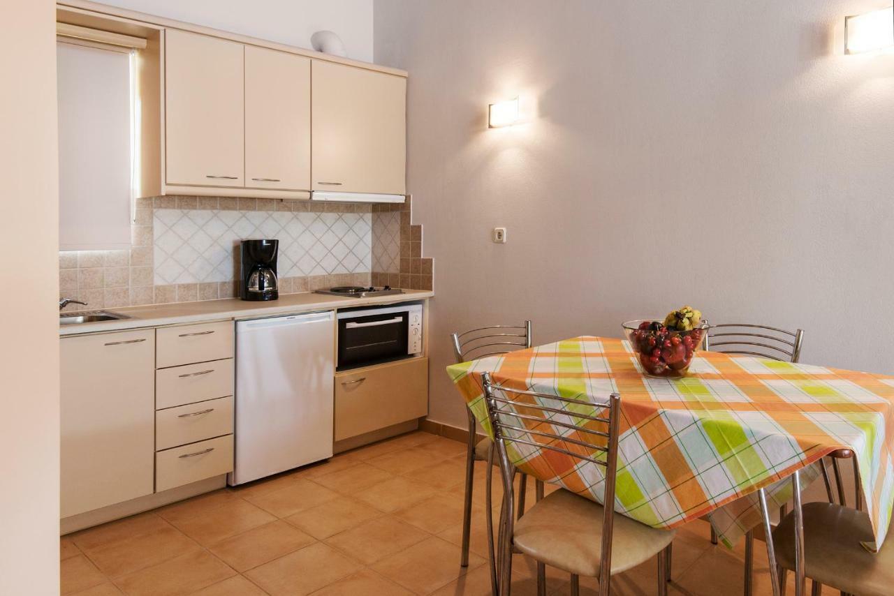 Enastron Villas Kyparissia Buitenkant foto