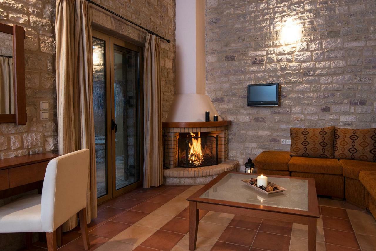 Enastron Villas Kyparissia Buitenkant foto