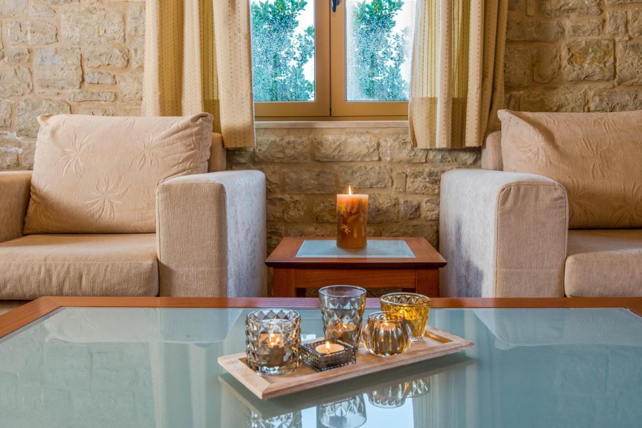 Enastron Villas Kyparissia Buitenkant foto