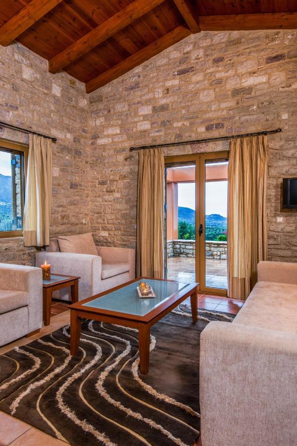 Enastron Villas Kyparissia Buitenkant foto