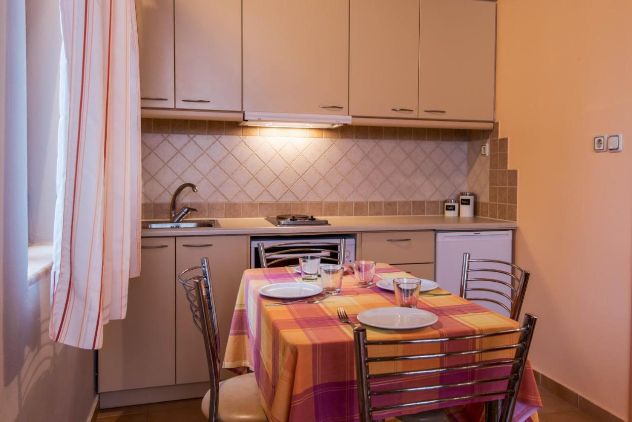 Enastron Villas Kyparissia Buitenkant foto
